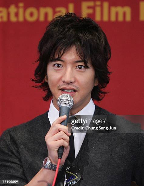 Actor Takuya Kimura attend a news conference at the premiere of 'HERO' at the 12th Pusan International Film Festival October 5, 2007 in Pusan, South...