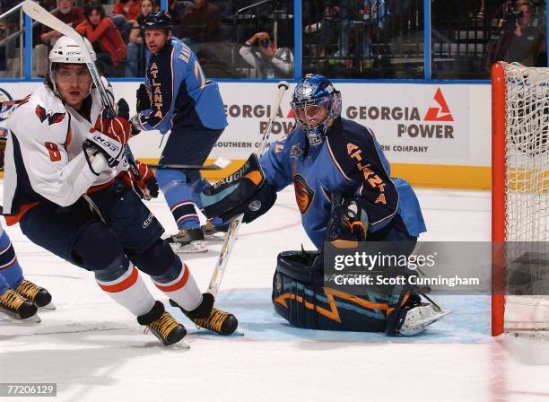 Kari Lehtonen of the Atlanta Thrashers makes a save against the Washington Capitals at Philips Arena on November 15, 2005 in Atlanta, Georgia.