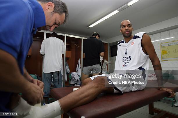 Loren Woods of Efes Pilsen gets prepared for the game during NBA Europe Live 2007 Tour Istanbul at Istanbul Abdi Ipekci Sports Hall on October 6,...