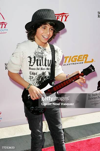 Actor Moises Arias arrives at the Power of Youth Benefiting St. Jude Children's Hospital at the Globe Theater on October 6, 2007 in Universal City,...