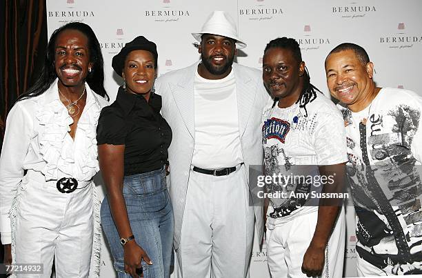 Verdine White, Carlita Kilpatrick, Mayor of Detroit Kwame Kilpatrick, Philip Bailey and Ralph Johnson attend the last night of the Bermuda Music...