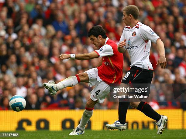 Cesc Fabregas of Arsenal in action during the Barclays Premier League match between Arsenal and Sunderland at the Emirates Stadium on October 7, 2007...