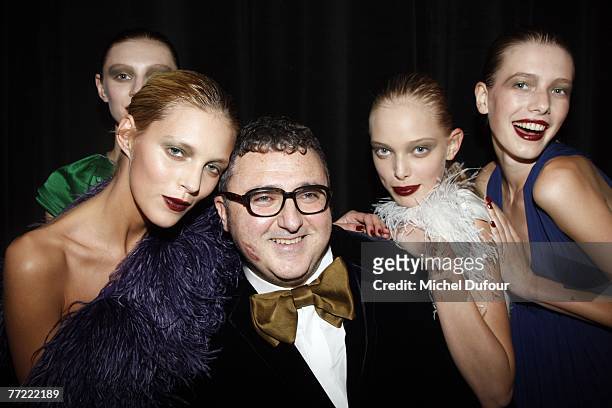 Alber Elbaz with models in backstage at the Lanvin fashion show, during the Spring/Summer 2008 ready-to-wear collection show at Espace Jardins du...