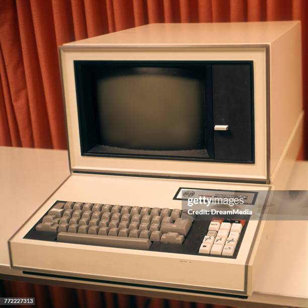 1965 Computer Menu 190 1965 Computer Stock Photos, High-Res Pictures, and Images - Getty ...