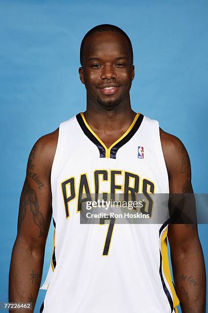 Jermaine Oneal Poses Photos and Premium High Res Pictures - Getty Images