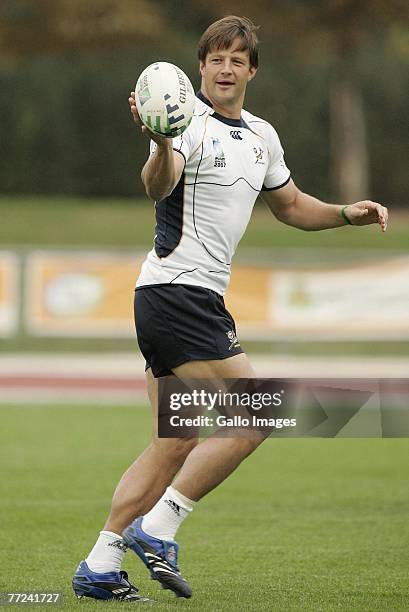 Bobby Skinstad of South Africa in action during the Springboks rugby training session at Noisy Le Grand on October 9, 2007 in Paris, France.