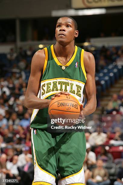 Kevin Durant of the Seattle SuperSonics shoots free throws against the Sacramento Kings October 9, 2007 at ARCO Arena in Sacramento, California. NOTE...