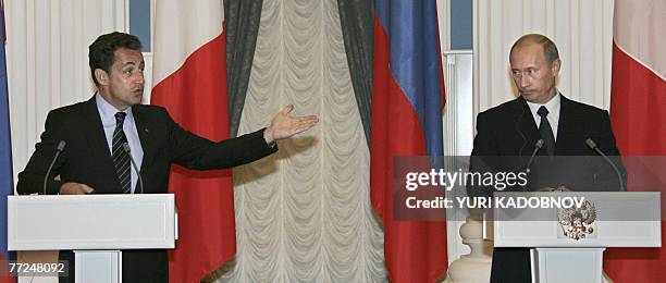 French President Nicolas Sarkozy and Russian President Vladimir Putin make statements at the Kremlin in Moscow, 10 October 2007. Sarkozy urged Russia...