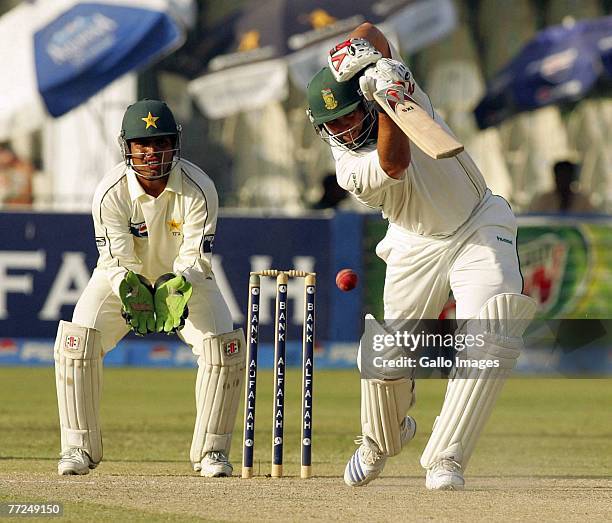 Jacques Kallis in action during day three of the second test match series between Pakistan and South Africa held at the Gaddafi Stadium on October...