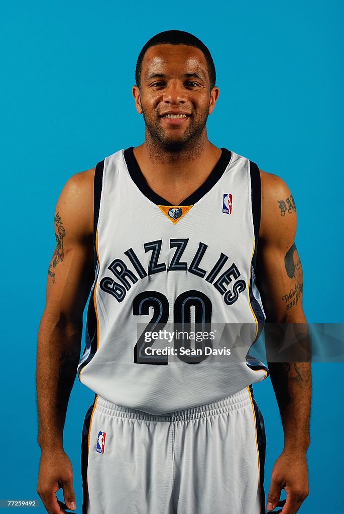 Damon Stoudamire of the Memphis Grizzlies poses for a portrait during ...