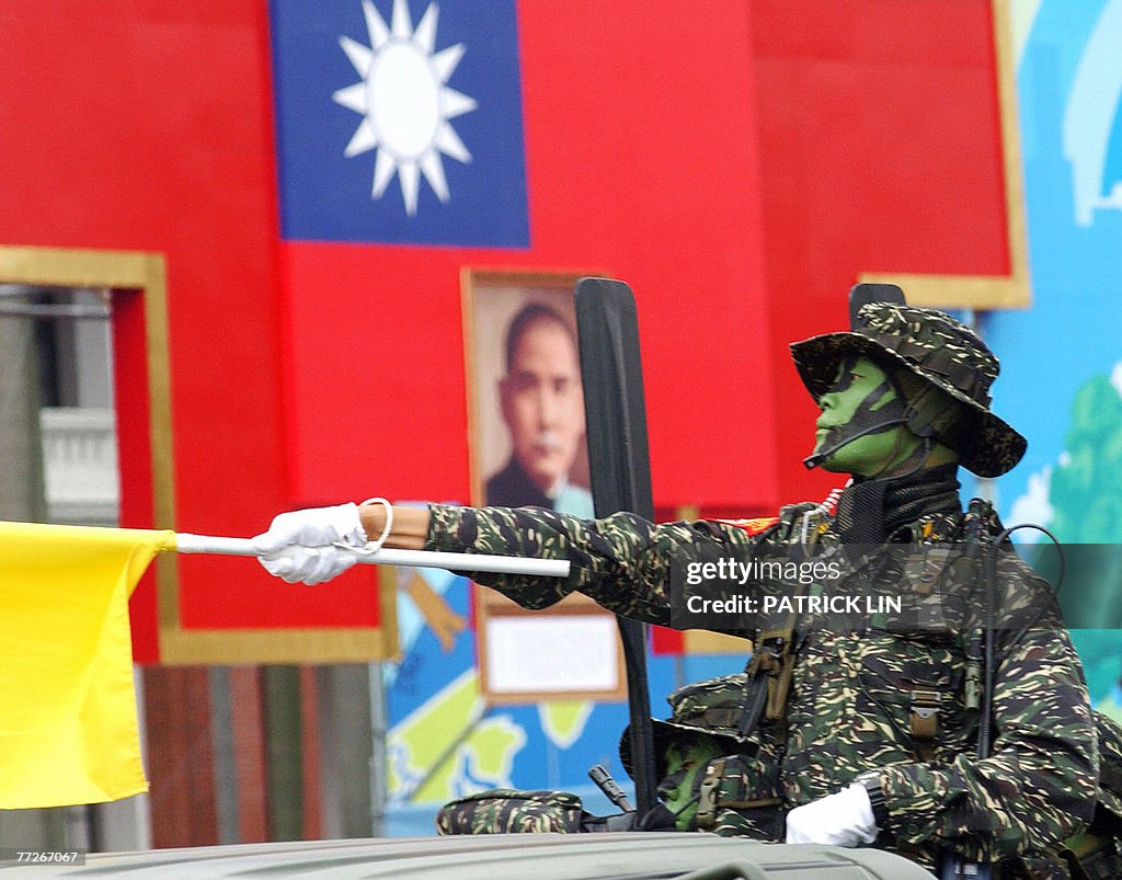 A soldier from one of Taiwan's elite spe