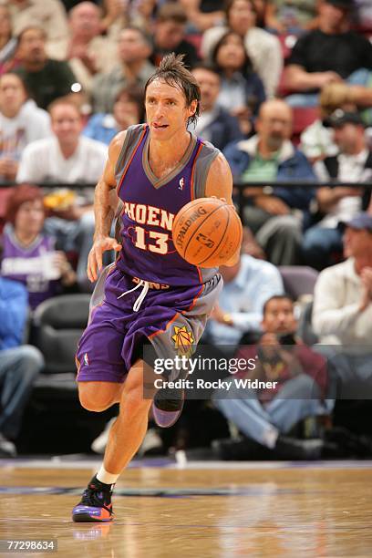 Steve Nash of the Phoenix Suns drives against the Sacramento Kings at ARCO Arena October 11, 2007 in Sacramento, California. NOTE TO USER: User...