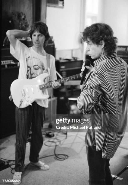 Guitarist Jeff Beck and singer Mick Jagger rehearsing together, UK 1987. Beck appeared on Jagger's 1987 solo album, 'Primitive Cool'.