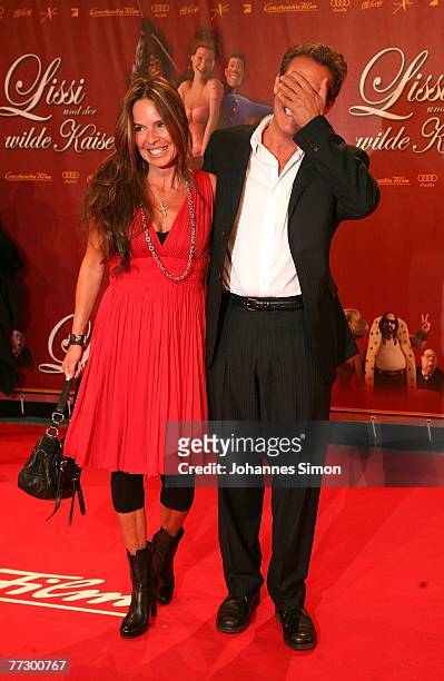 Actor Christian Tramitz and his wife Anette attend the premiere of Lissi Und Der Wilde Kaiser at the Royal Residence on October 11, 2007 in Munich,...