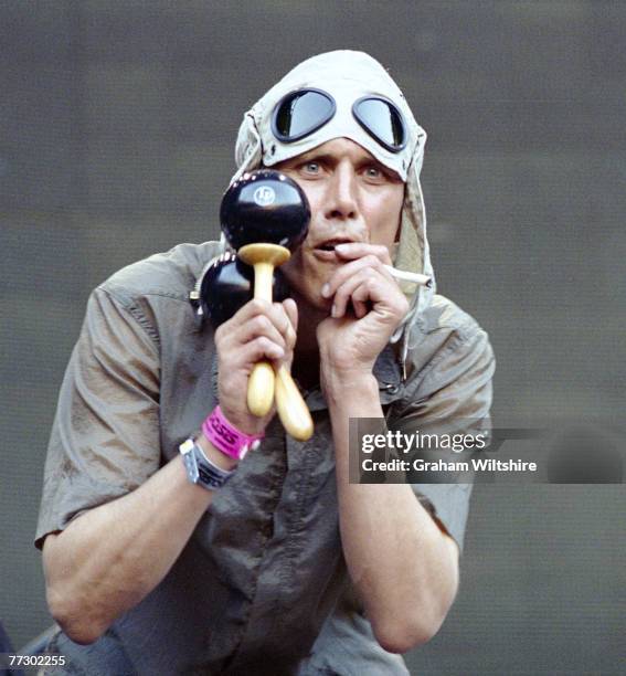 Bez Singer 127 Bez (Dancer) Stock Photos, High-Res Pictures, and Images - Getty Images