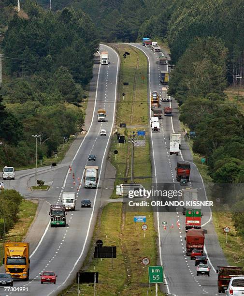 View of the BR-116 South road in Curitiba, south of Brazil, which leads to Sao Paulo and Rio de Janeiro, 11 October 2007. The tenders accepted by...