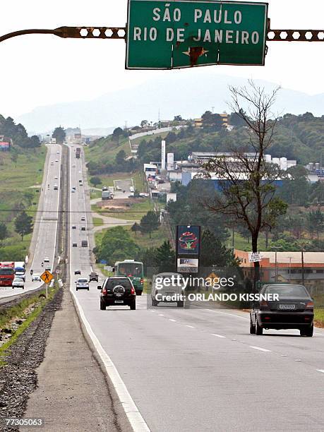 View of the BR-116 South road in Curitiba, south of Brazil, which leads to Sao Paulo and Rio de Janeiro, 11 October 2007. The tenders accepted by...