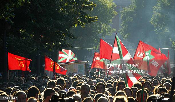 Basque Party Navarra Flag Photos and Premium High Res Pictures - Getty Images