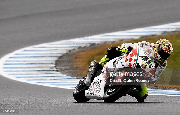 Valentino Rossi of Italy and the Fiat Yamaha Team turns into a bend during free practice for the 2007 Australian Motorcycle Grand Prix at the Phillip...