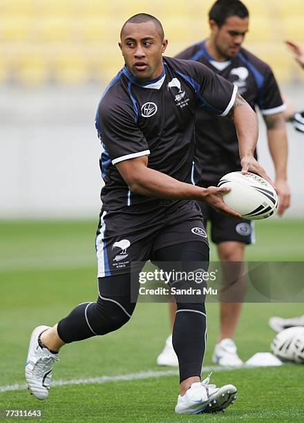 Roy Asotasi looks to pass the ball during the New Zealand Kiwis captain's run at Westpac Stadium on October 13. 2007 in Wellington, New Zealand.