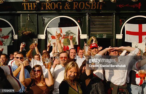 English Rugby Fans Photos and Premium High Res Pictures - Getty Images