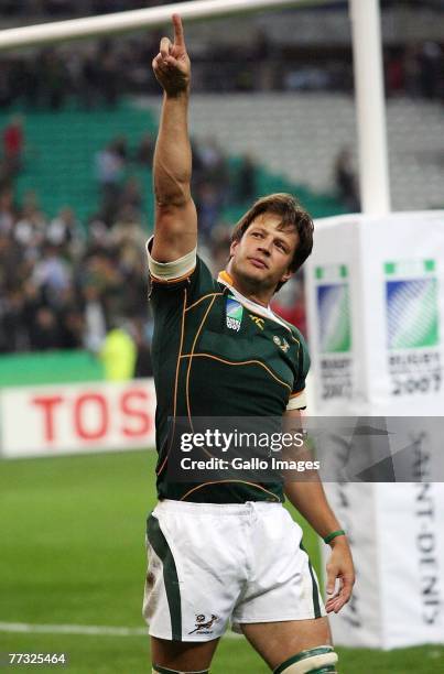 Bob Skinstad celebrates during the Rugby World Cup Semi Final between South Africa and Argentina at the Stade de France on October 14, 2007 in...
