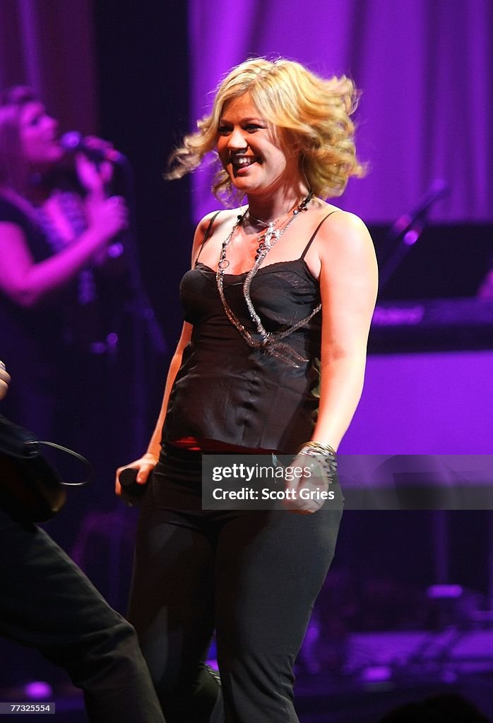 Kelly Clarkson In Concert