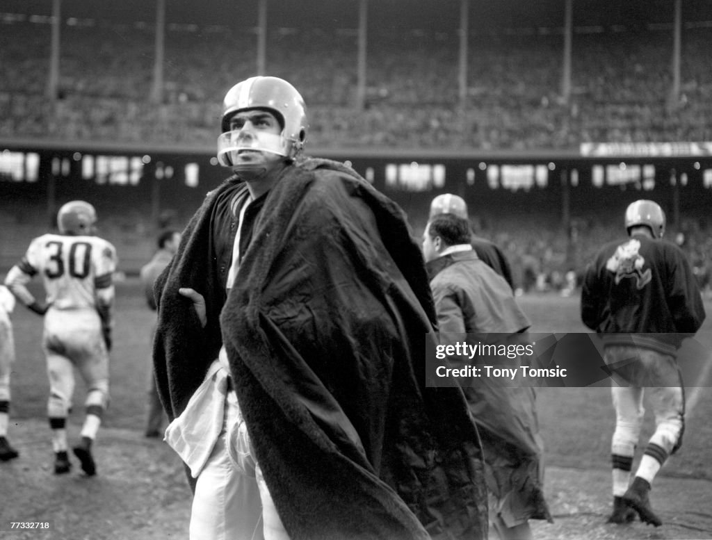 Otto Graham - Cleveland Browns - File Photos