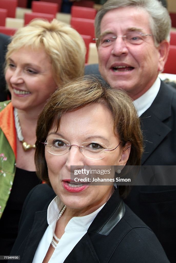 Beckstein Introduces New Cabinet