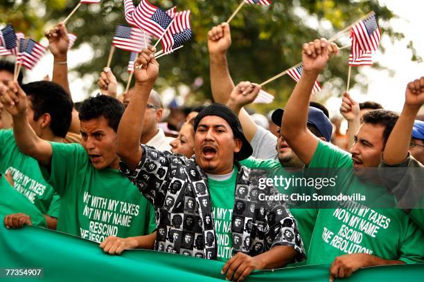 Si Se Puede Graphic T Shirt Yes We Can In Spanish Si Se Puede Graphic T Shirt Yes We Can In Spanish