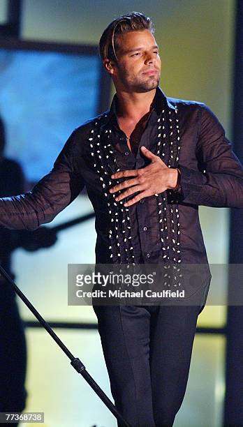 Ricky Martin performs "Asignatura Pendiente" at The 4th Annual Latin GRAMMY Awards
