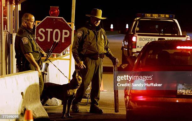 Border Control Checkpoint America Border Control Photos and Premium High Res Pictures - Getty Images