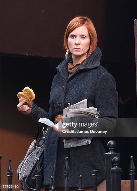 Actress Cynthia Nixon On Location for "Sex and the City: The Movie" in New York City on October 17, 2007.