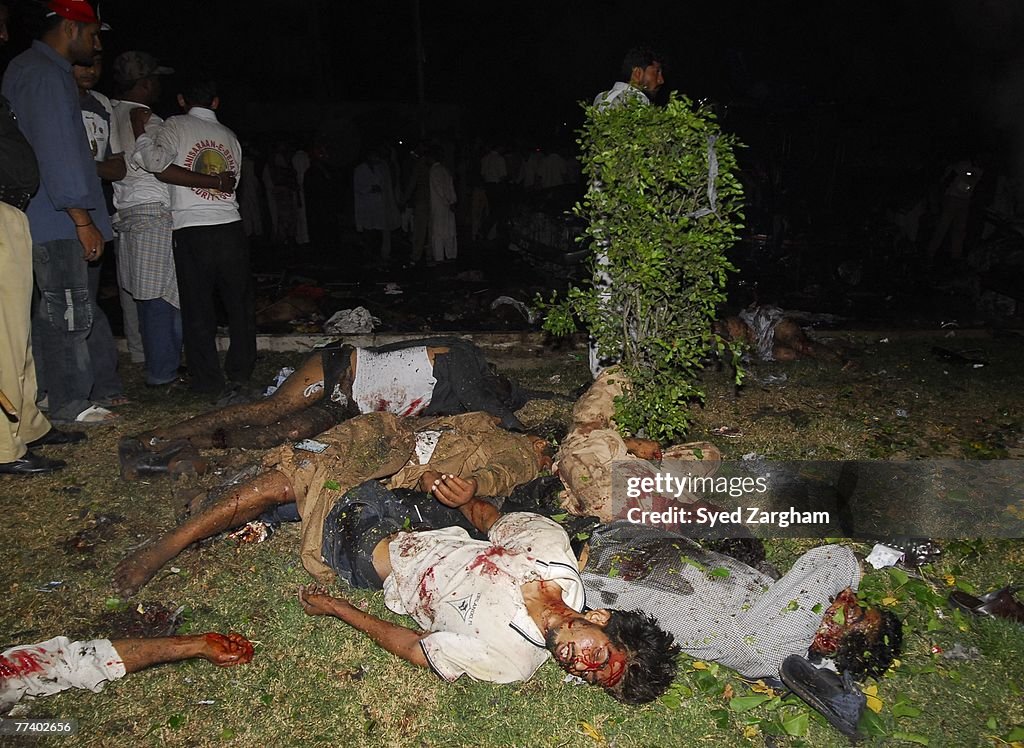 Bodies of Pakistan peoples party activists laying on street