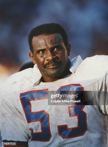 Harry Carson, Linebacker for the New York Giants during the National Football Conference East game against the Arizona Cardinals on 13 November 1988...