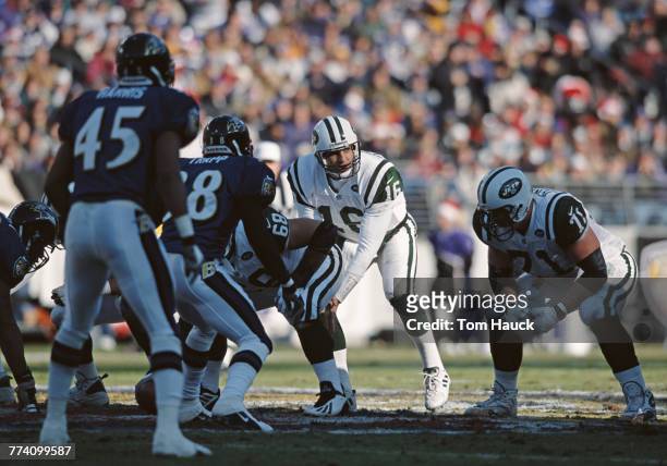 Vinny Testaverde, Quarterback for the New York Jets calls the play on the line of scrimmage during the American Football Conference Central game...