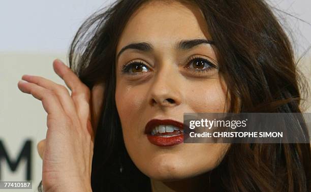 Italian actress Valentina Lodovini poses during "La Giusta distanza" photocall at the second annual film festival, 19 October 2007 in Rome. "La...