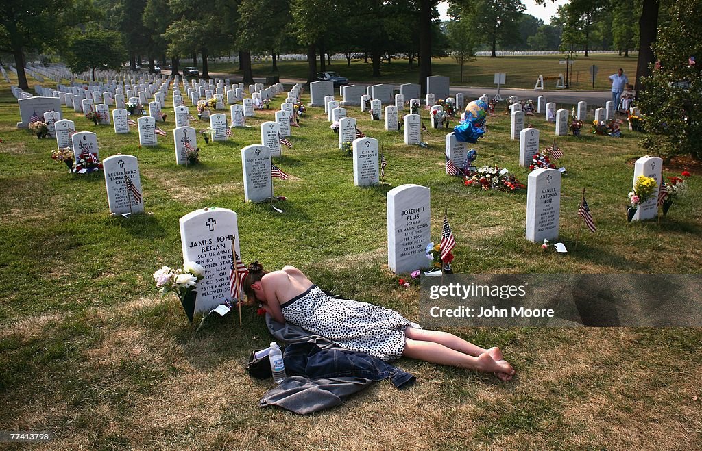 War Dead Honored On Memorial Day Weekend