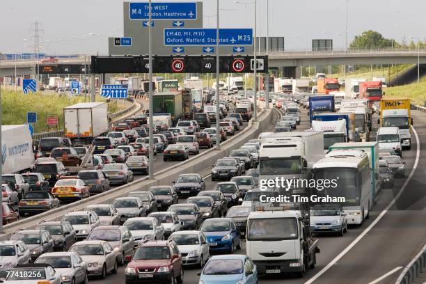 Traffic congestion at a standstill in both directions on M25 motorway, London, United Kingdom