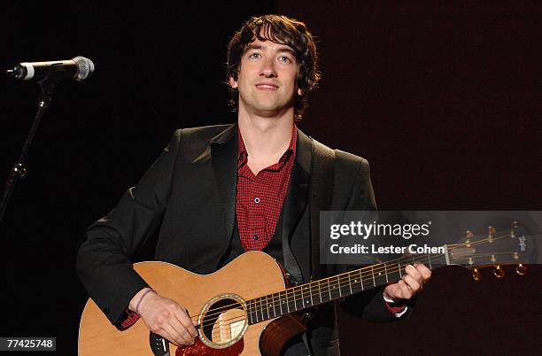 Tom Higgenson of The Plain White T's performs at the 2007 Spirit of Life Award Dinner at the Pacific Design Center on September 27, 2007 in West...