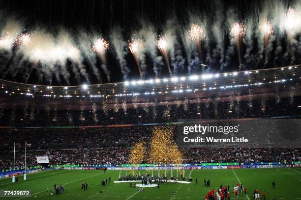 General view as South Africa lift the trophy following their victory at the end of the 2007 Rugby World Cup Final between England and South Africa at...