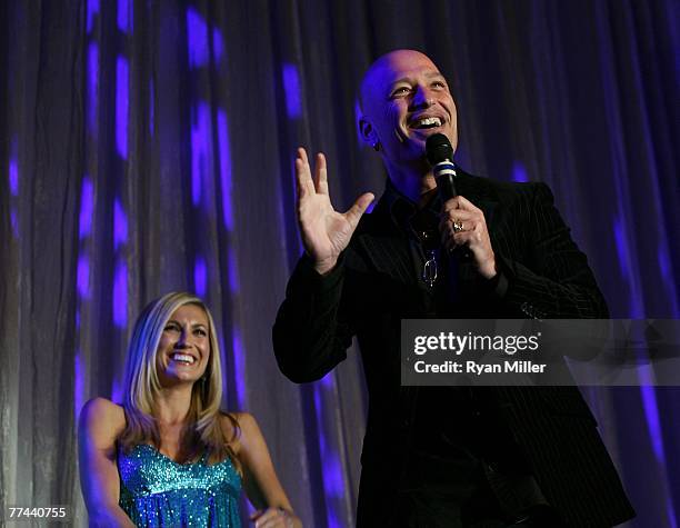 Deal or No Deal" girl Lindsay Clubine and Live Auctioneer Howie Mandell during the Thalians 52nd Anniversary Gala honoring Sir Roger Moore to raise...