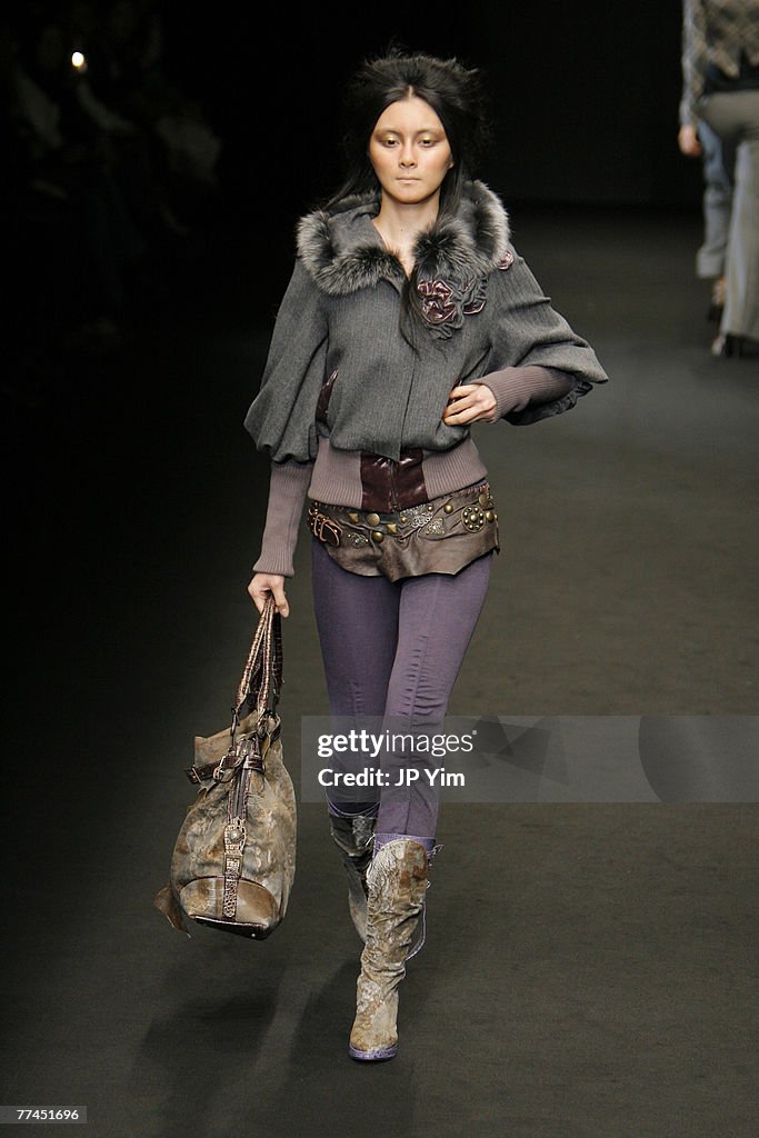 Tokyo Fashion Week Fall/Winter 2007 - doho - Runway