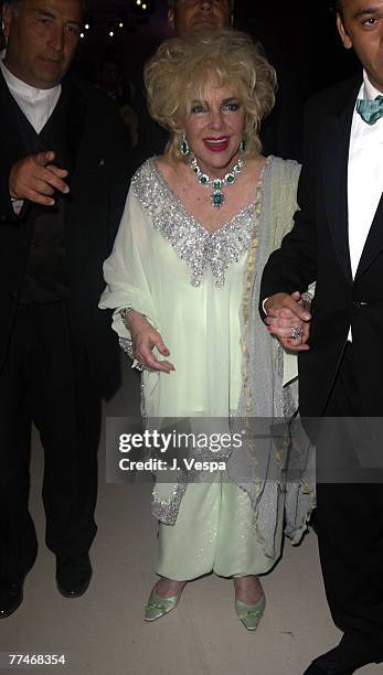 Elizabeth Taylor wearing Gianfranco Ferr?