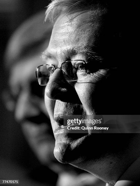 Kevin Rudd 2007 18 Vic Roads Traffic Management Centre Stock Photos, High-Res Pictures ...