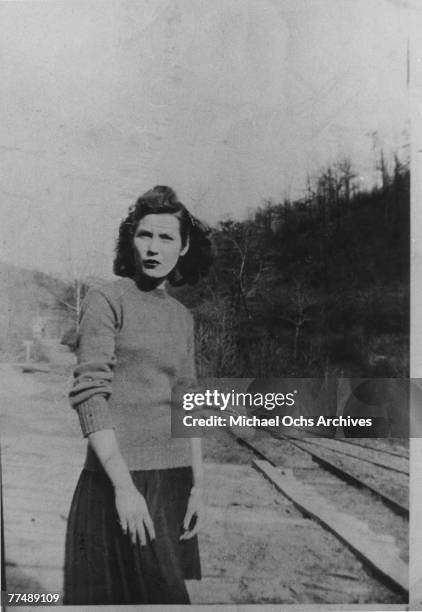 Country singer Loretta Lynn poses for a portrait in 1950 in Butcher Holler, Kentucky.