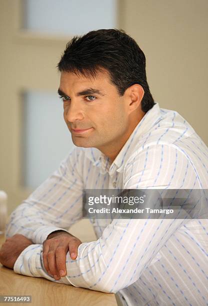 Actor Mauricio Islas is seen performing a scene from an upcoming episode of the Telemundo soap opera "Pecados Ajenos" on October 25, 2007 in Miami,...