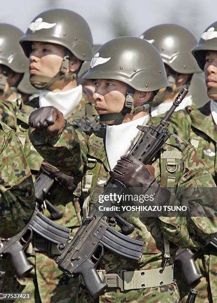 Airborne Ranger Jsdf 251 Jsdf Airborne Troops Stock Photos, High-Res Pictures, and Images ...