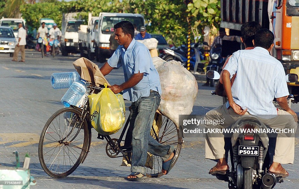 TO GO WITH STORY BY AMAL JAYASINGHE 'MAL