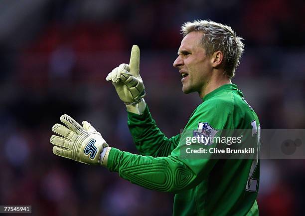 Fulham keeper Antti Niemi during the Barclays Premier League match between Sunderland and Fulham at the Stadium of Light on October 27, 2007 in...